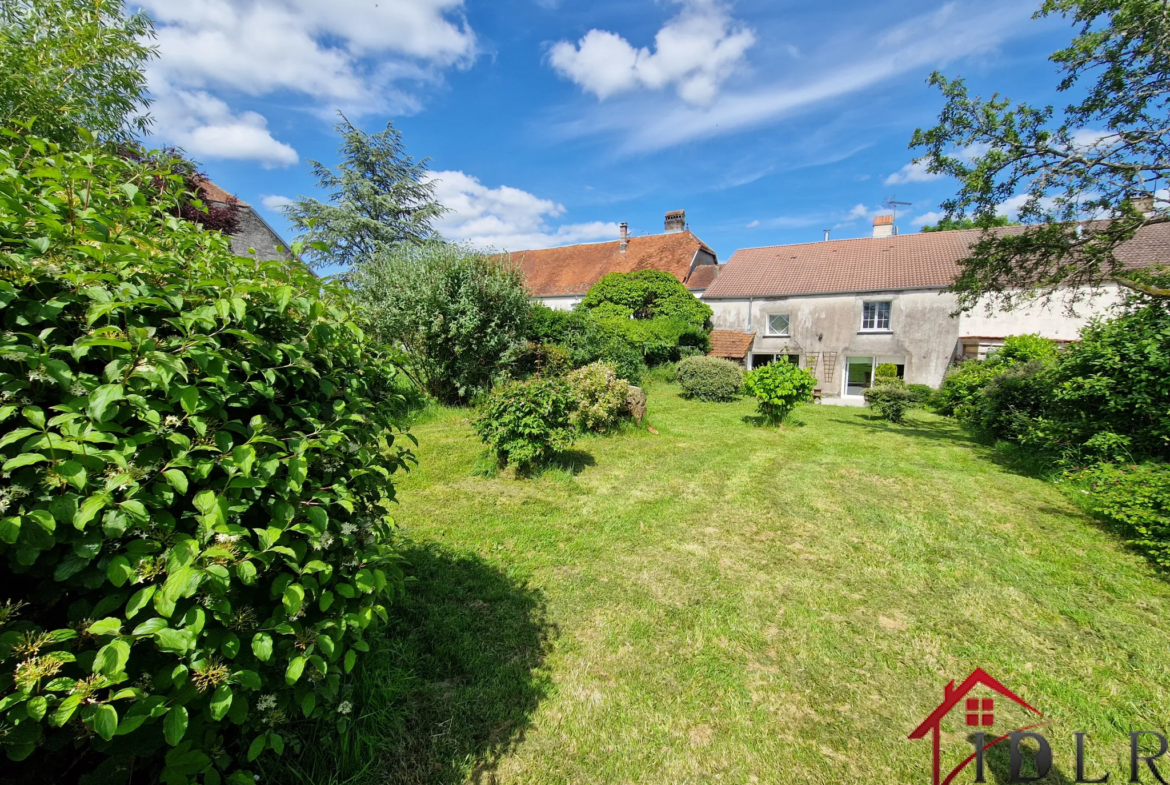 Maison Meublée 188 m² à Guyonvelle avec Jardin 