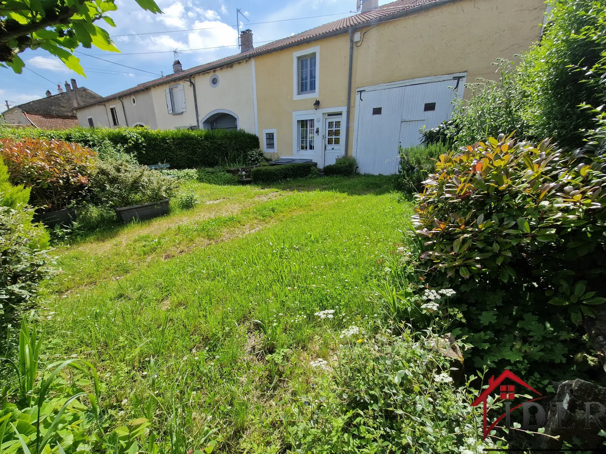 Maison Meublée 188 m² à Guyonvelle avec Jardin 