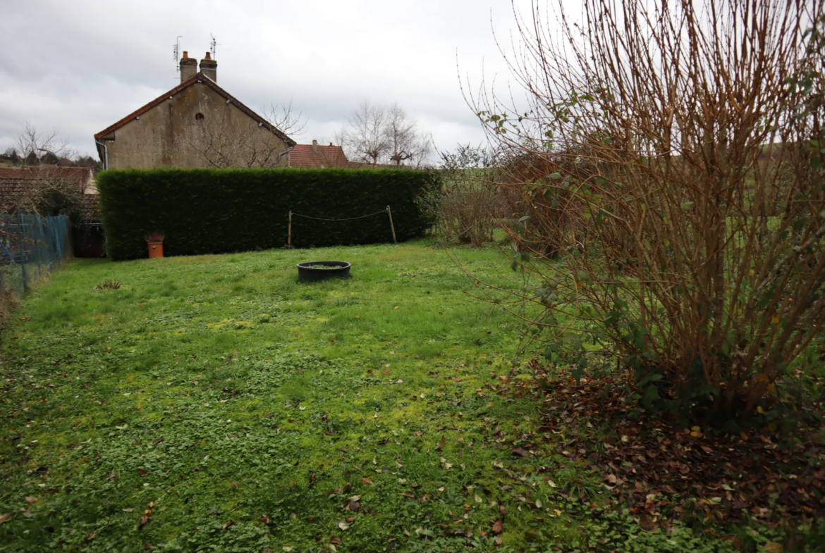 Appartement 3 pièces à vendre à Curgy avec jardin 