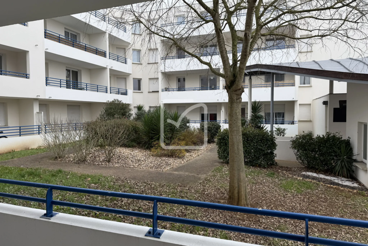 Appartement T3 à vendre à Poitiers - Résidence sécurisée avec balcon et parking 