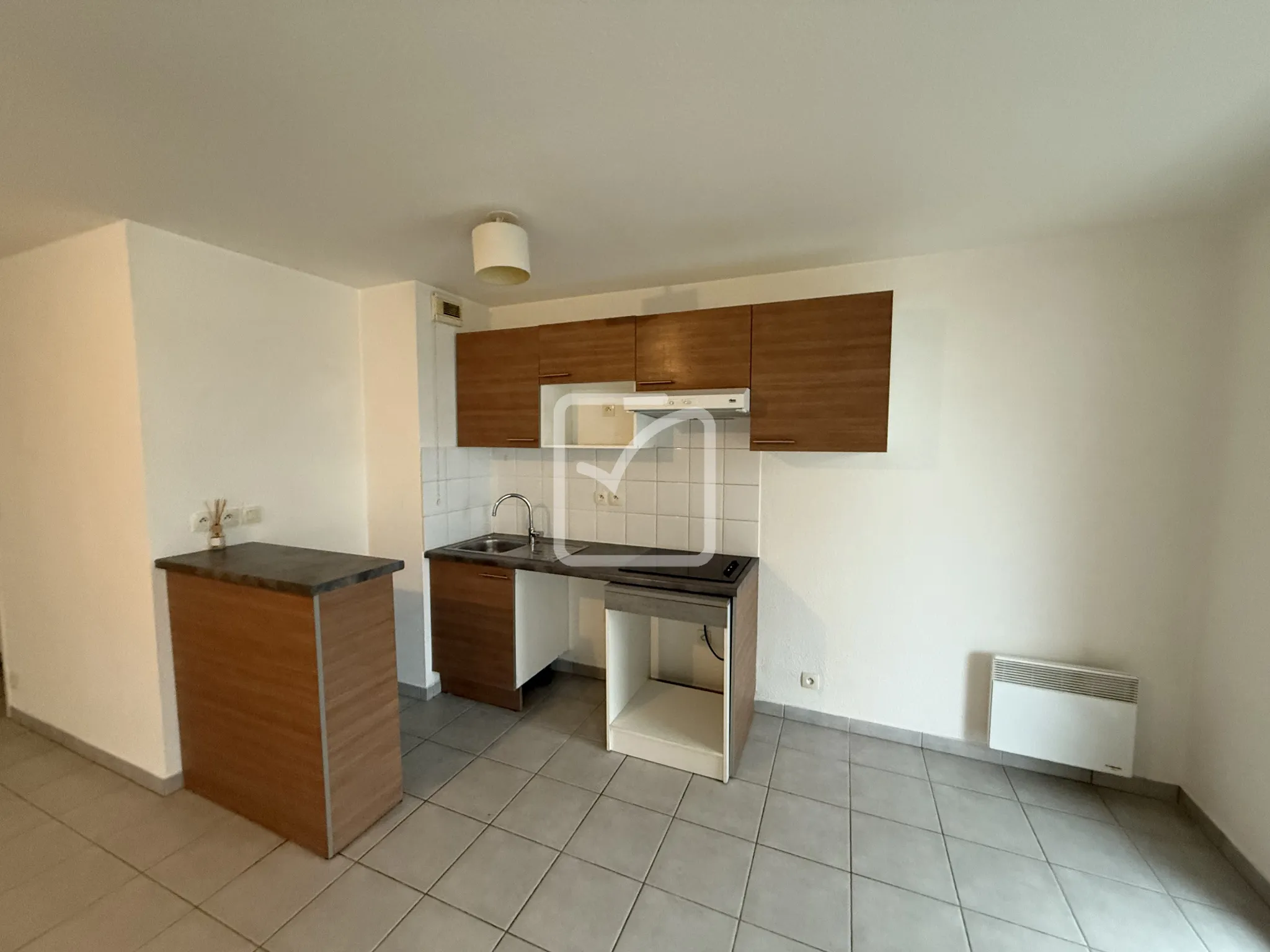 Appartement T3 à vendre à Poitiers - Résidence sécurisée avec balcon et parking 