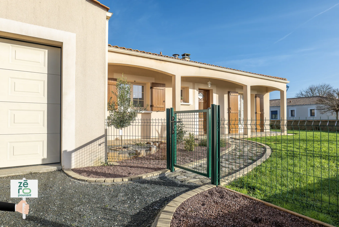 Pavillon à vendre à Sainte-Radégonde-des-Noyers avec 4 chambres 