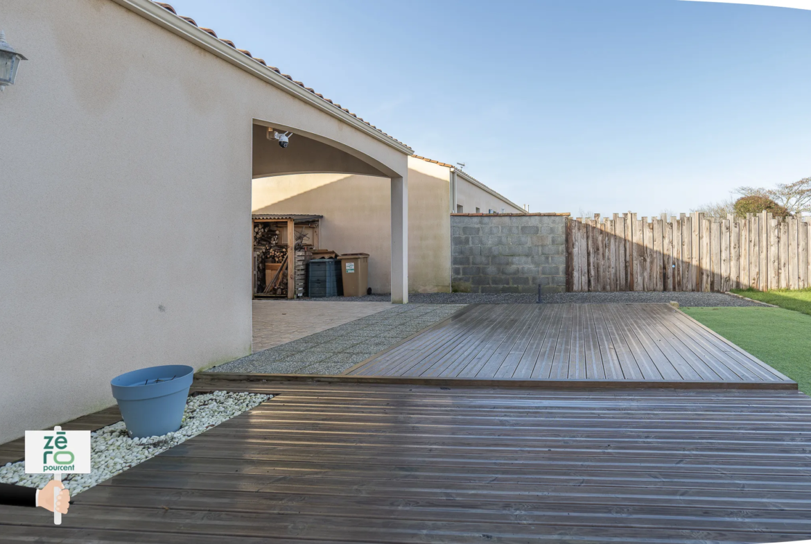 Pavillon à vendre à Sainte-Radégonde-des-Noyers avec 4 chambres 