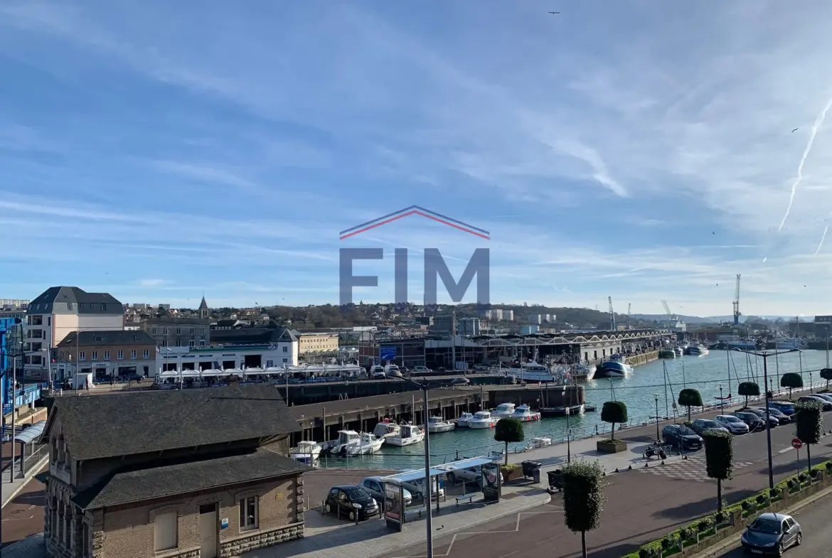 À vendre : Appartement lumineux F2 à Dieppe avec vue sur le port de plaisance 