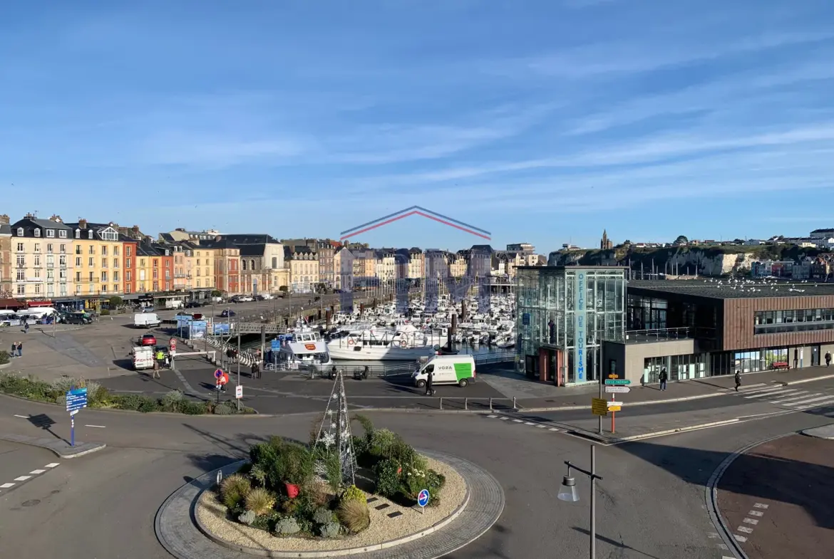 À vendre : Appartement lumineux F2 à Dieppe avec vue sur le port de plaisance 