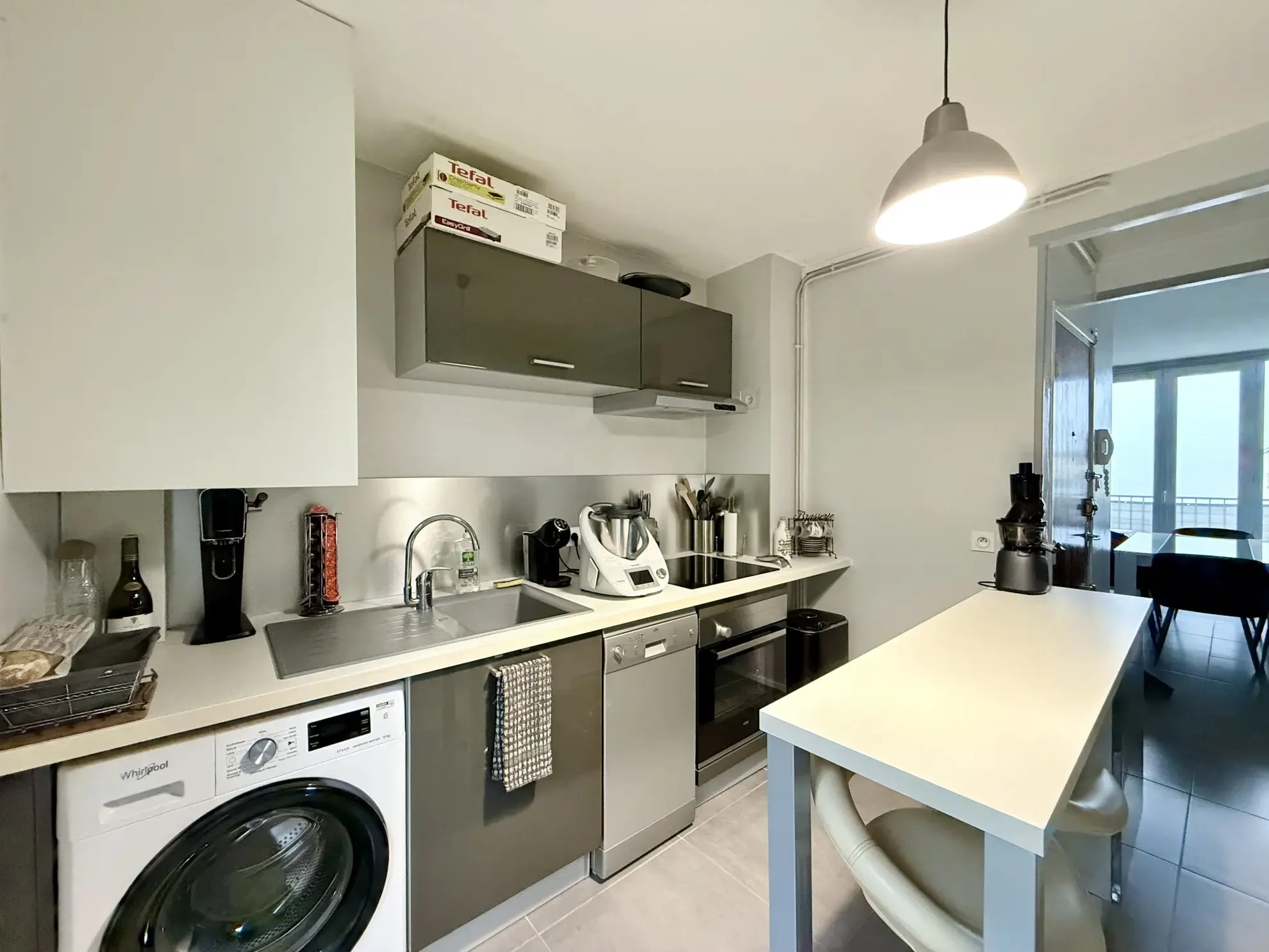 Appartement T2 Bis à vendre à Trévoux avec Balcons et Garage 