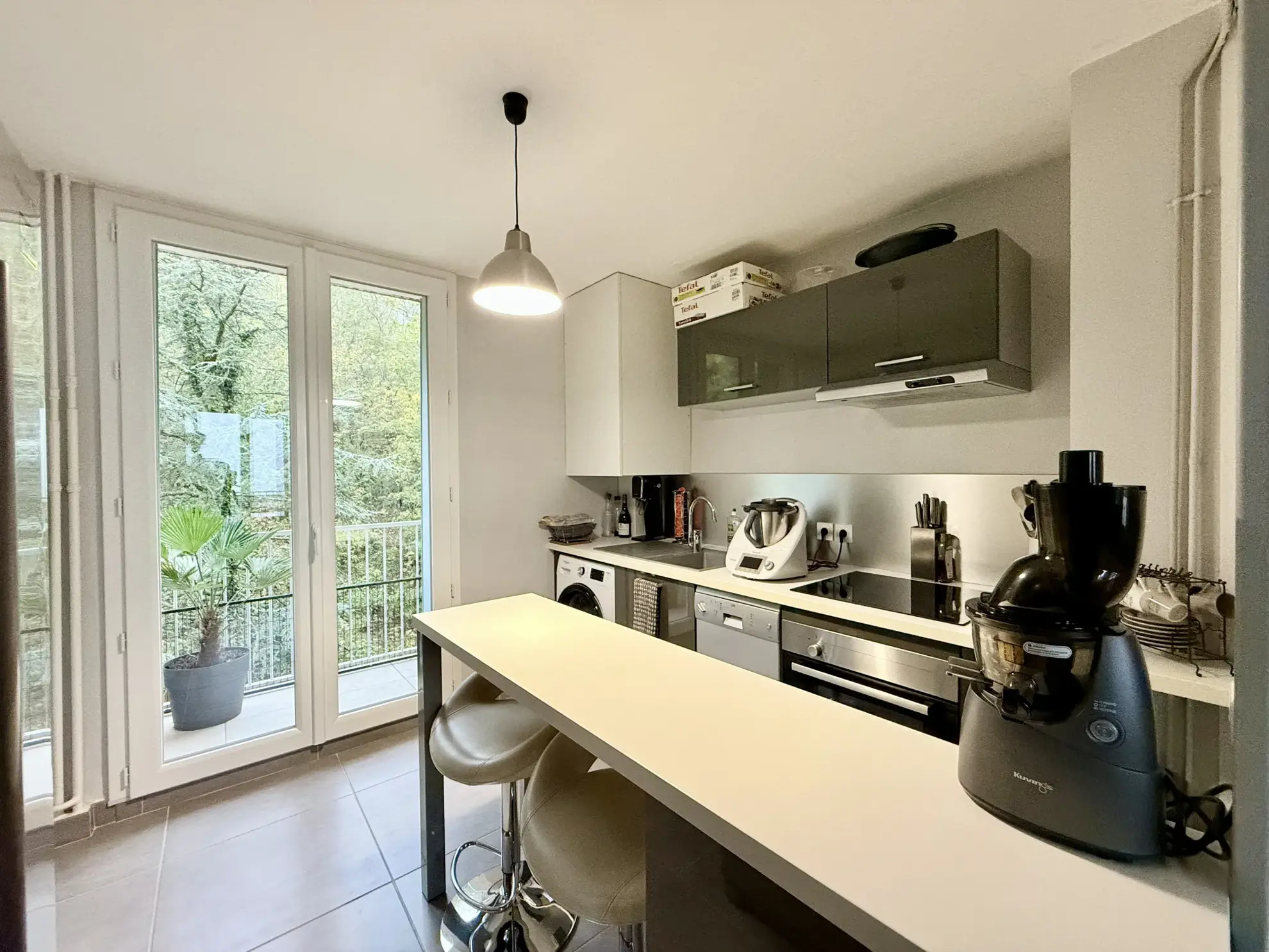 Appartement T2 Bis à vendre à Trévoux avec Balcons et Garage 