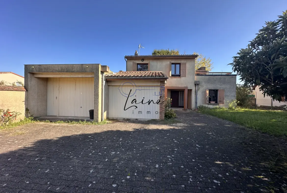 Maison d'Architecte des Années 80 à Bergerac - 177 m² - 5 Chambres 