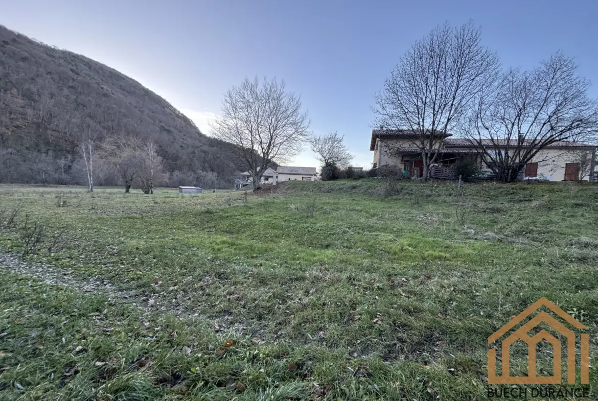 Terrain à bâtir de 1710 m² à Le Saix (Hautes-Alpes) à vendre 