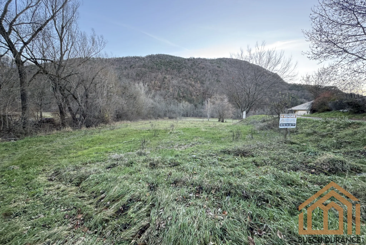 Terrain à bâtir de 1710 m² à Le Saix (Hautes-Alpes) à vendre 