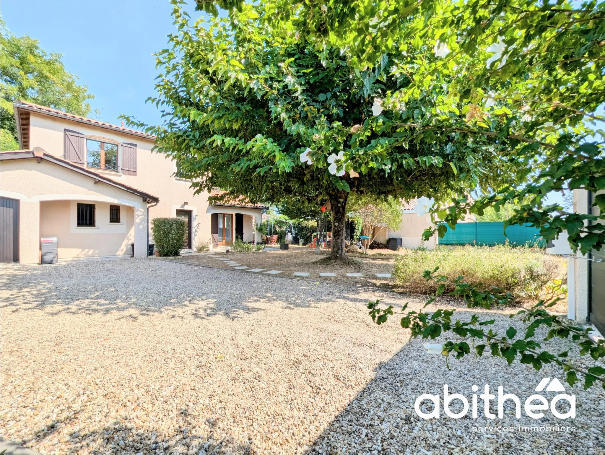 Belle maison avec jardin et piscine à Libourne 