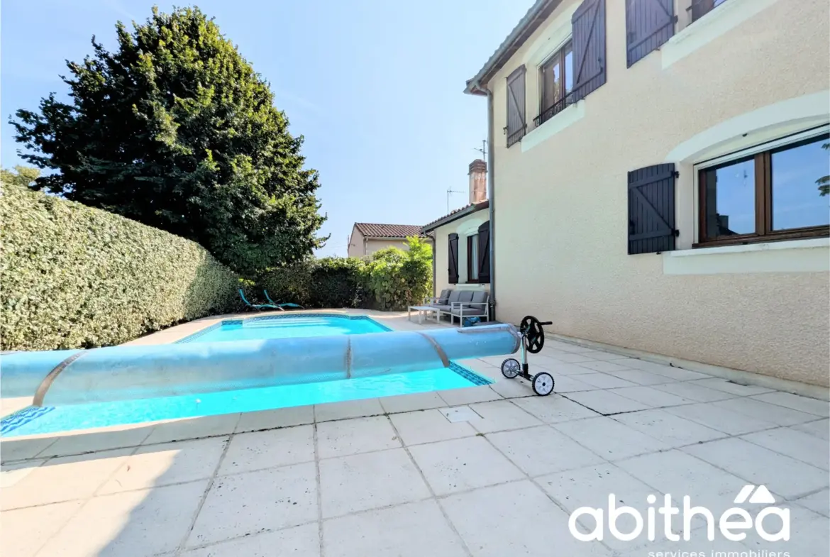 Belle maison avec jardin et piscine à Libourne 