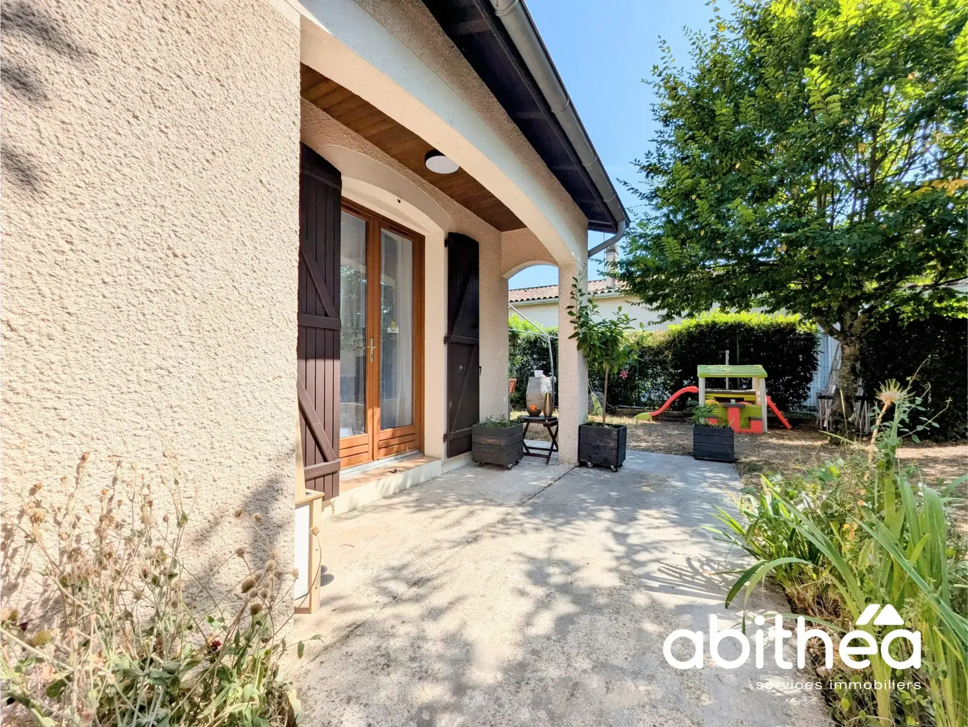 Belle maison avec jardin et piscine à Libourne 