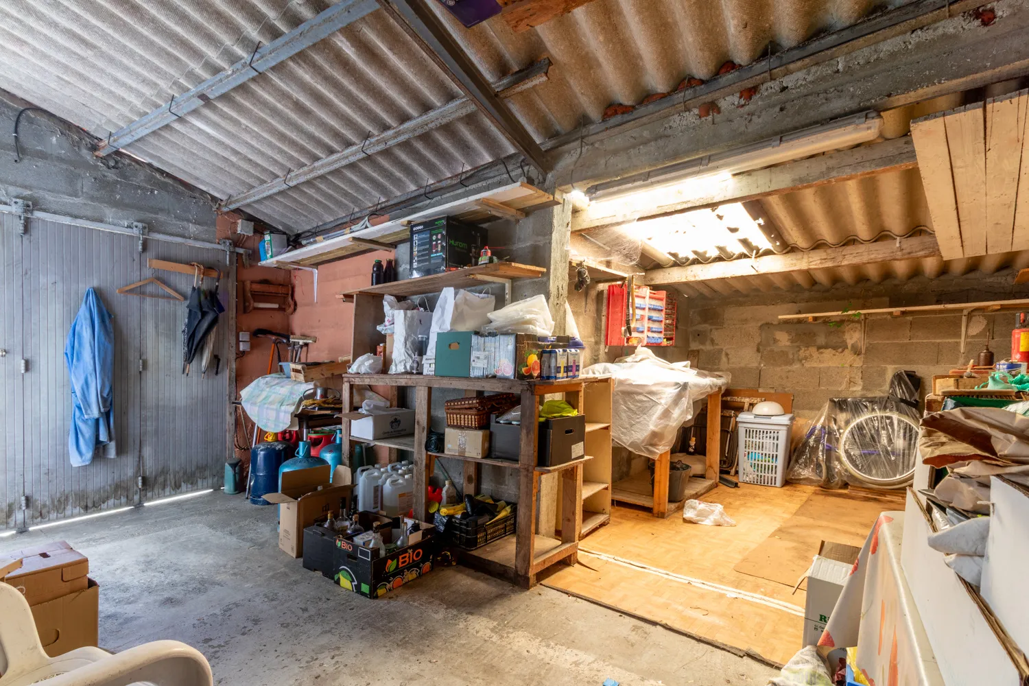 Maison à rénover avec jardin et garage à Saint-Savinien 