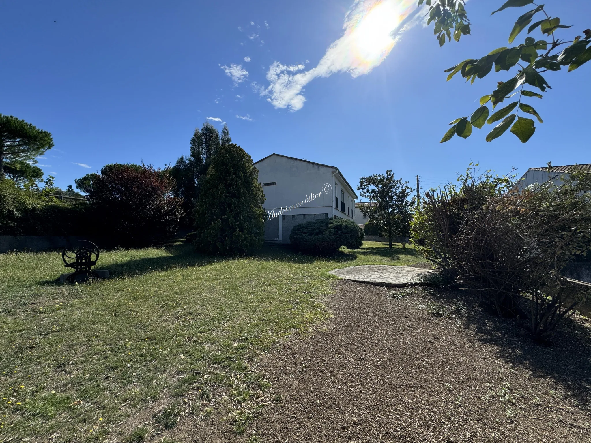 Maison à vendre à Limoux avec garage et jardin 