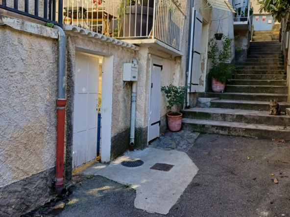 Maison de village à vendre aux Mées - 5 lots avec potentiel