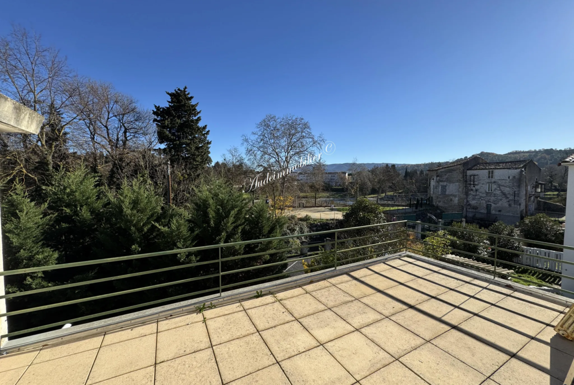 Maison avec jardin et garage à Limoux - 3 chambres et terrasse 