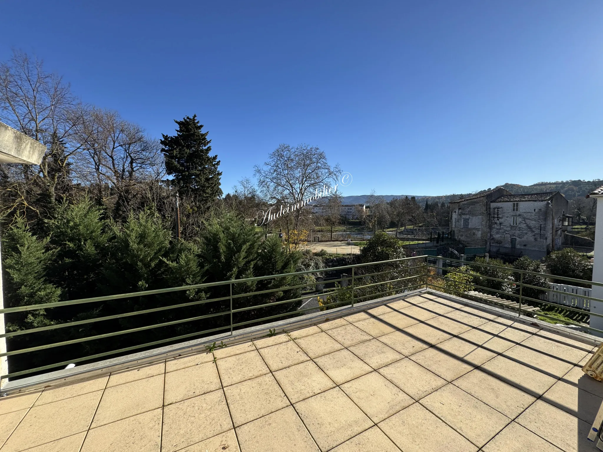 Maison avec jardin et garage à Limoux - 3 chambres et terrasse 