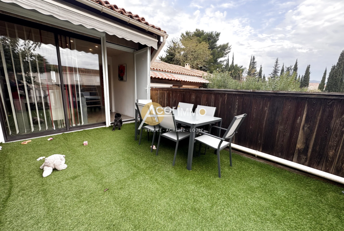 Villa T3 à Sanary sur Mer avec terrasse et piscine 