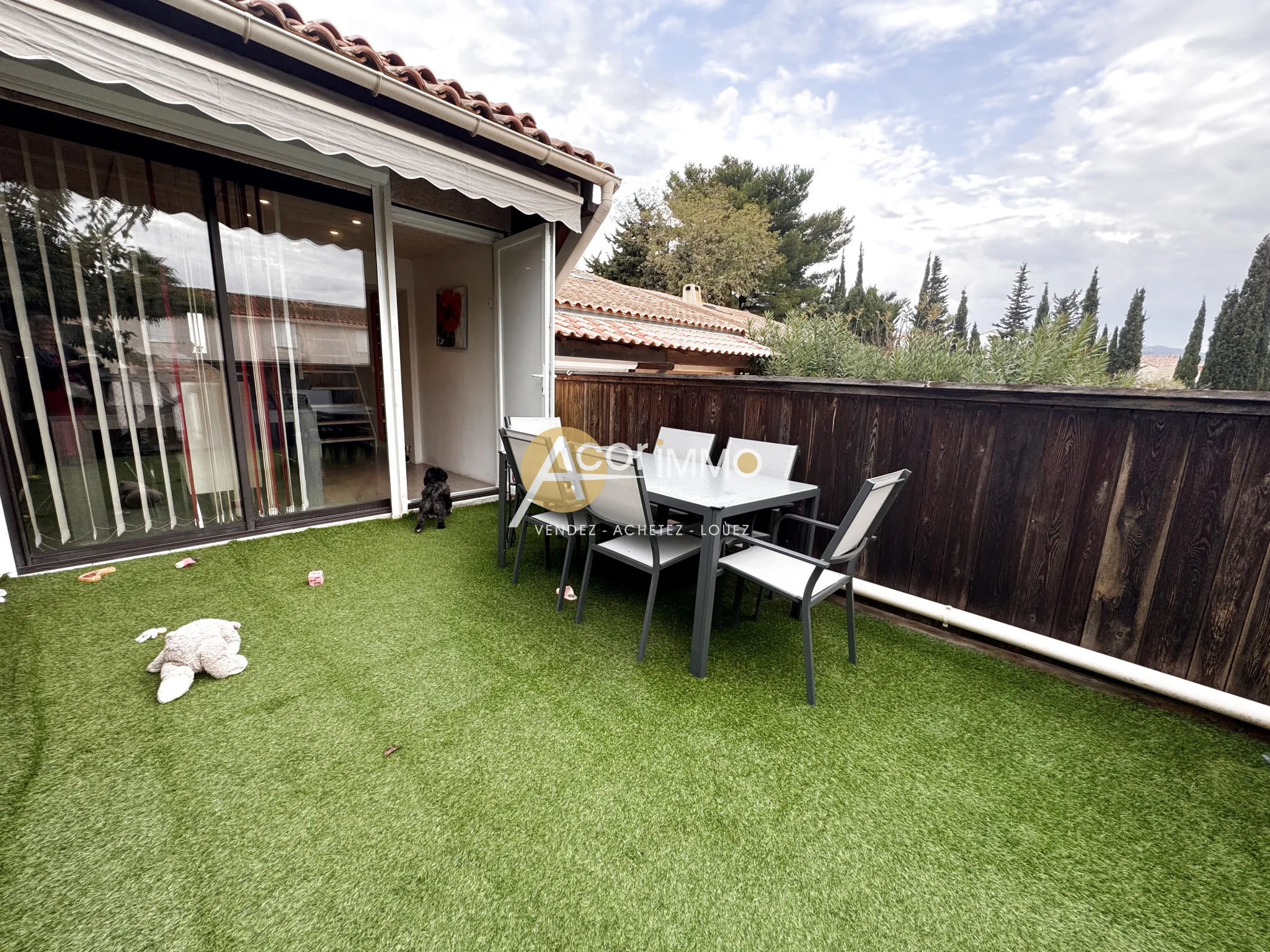 Villa T3 à Sanary sur Mer avec terrasse et piscine 