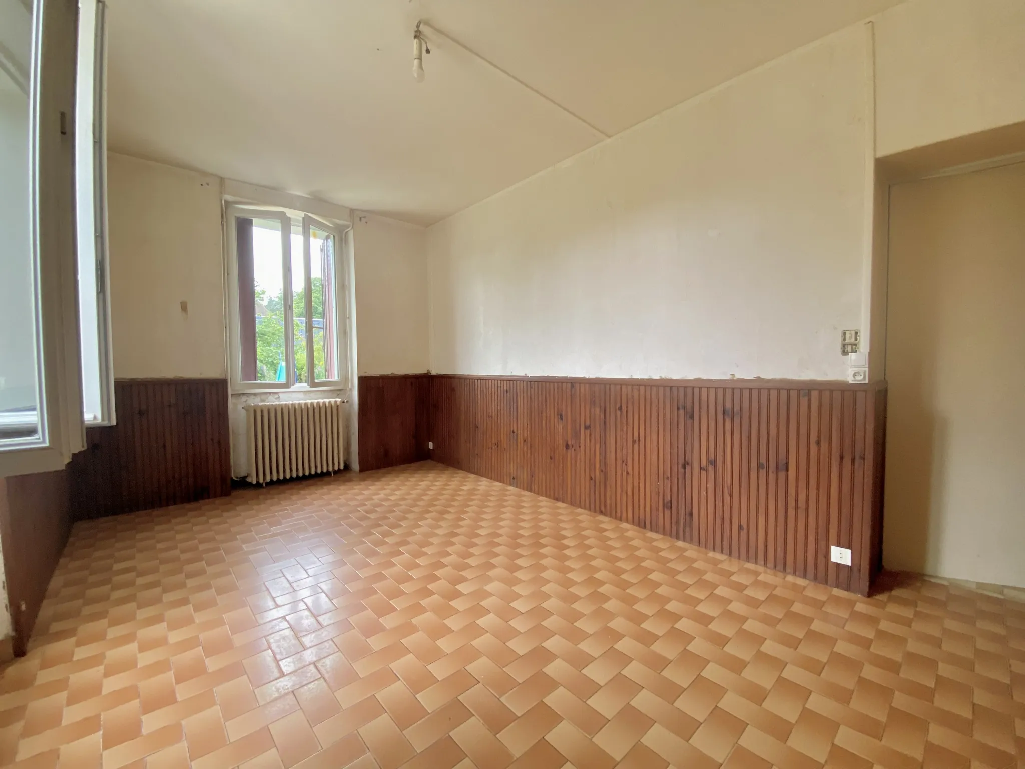 À vendre : Ensemble de 2 maisons à Saint-Hilaire-de-Court 