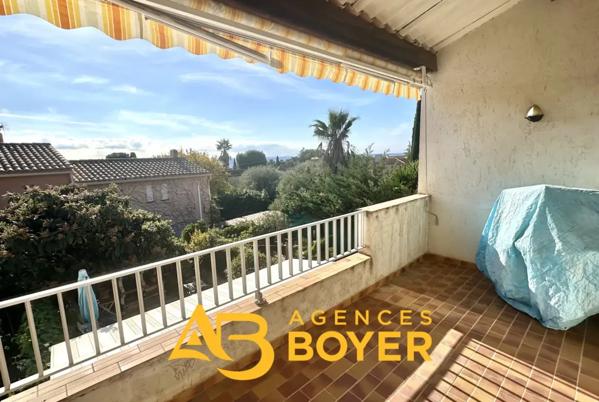 T3 Duplex Exclusif à Bandol avec Terrasse et Parking 