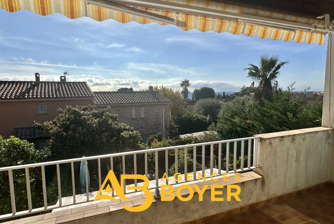 T3 Duplex Exclusif à Bandol avec Terrasse et Parking 