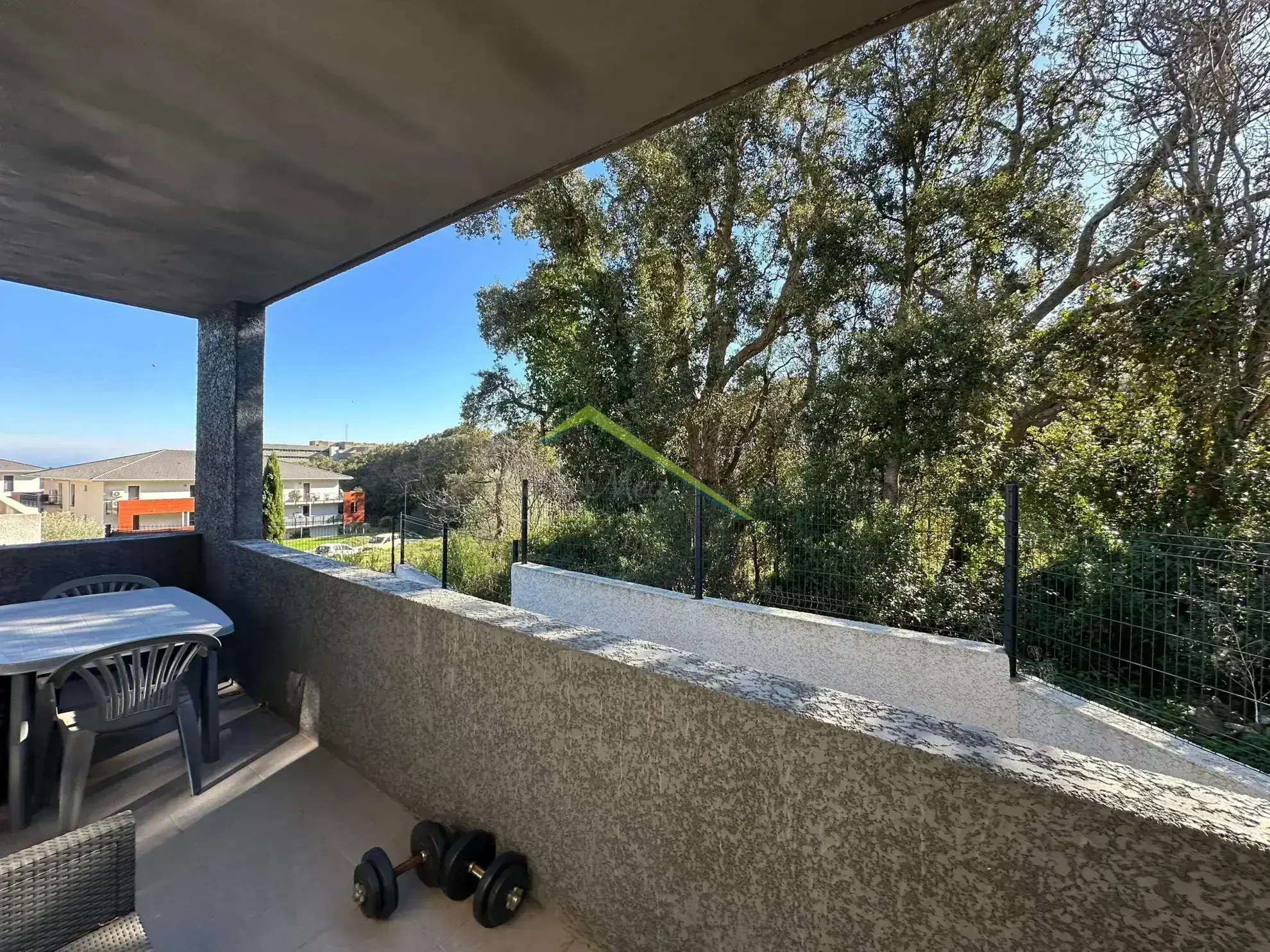 Vente appartement T2 à Bastia avec terrasse et parking 