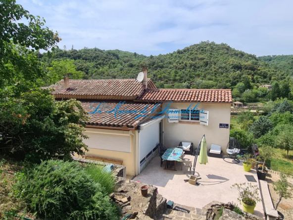 Maison de Maître à Saint-Ambroix de 178 m² avec grand terrain