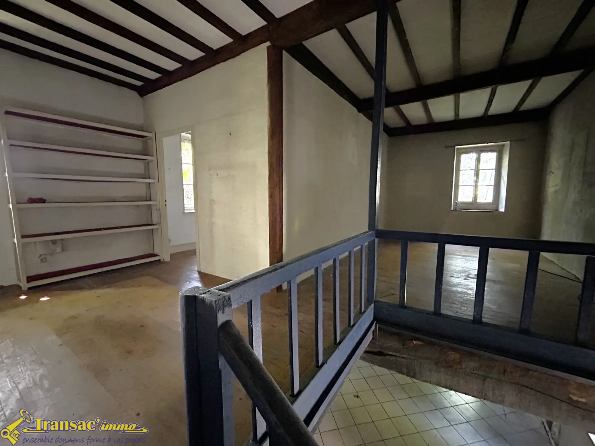 Maison à rénover de 140 m² sur 18 000 m² à Paslières 