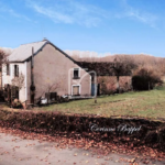 Maison à rénover en campagne à Coulaures