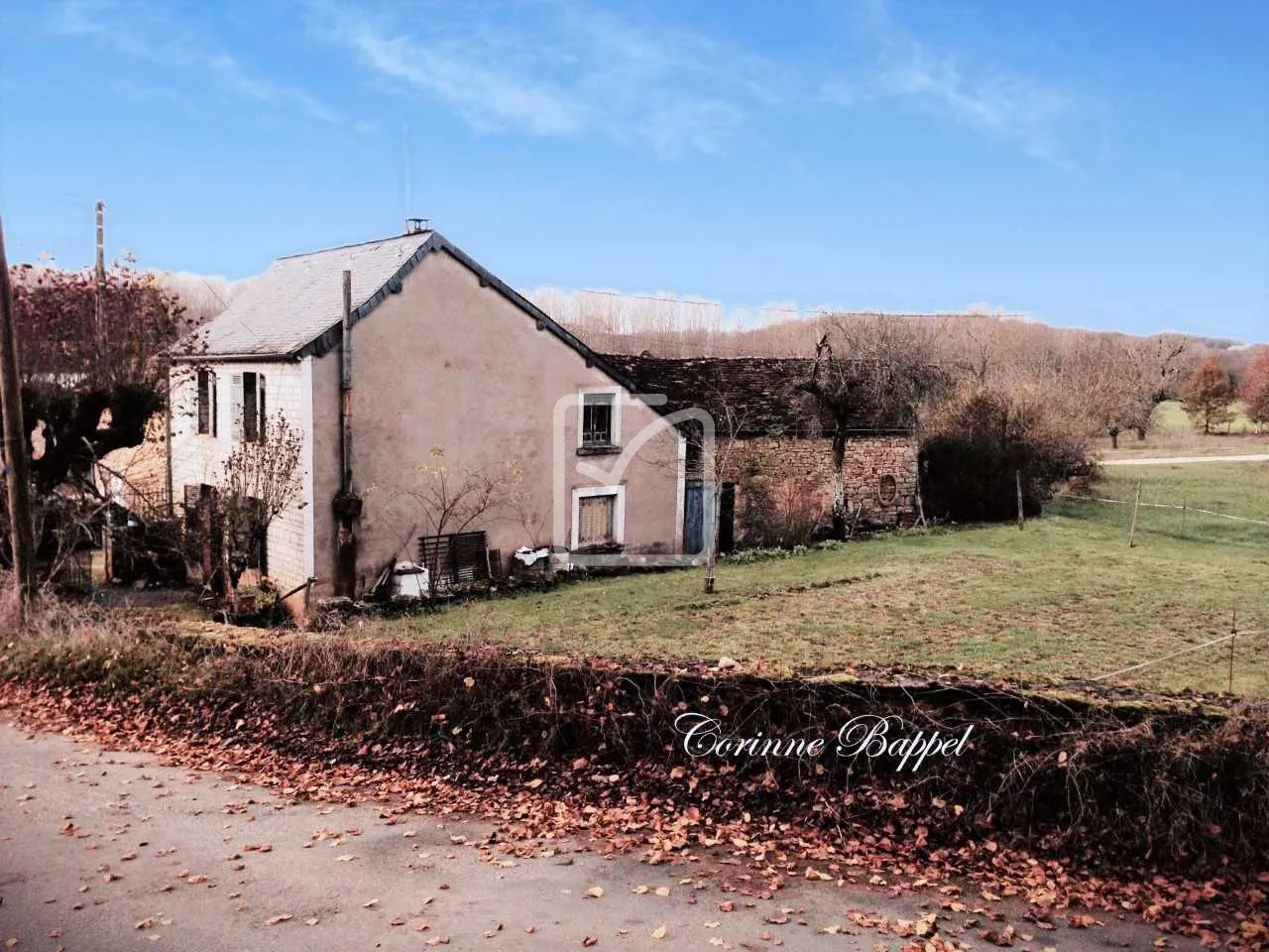 Maison à rénover en campagne à Coulaures 