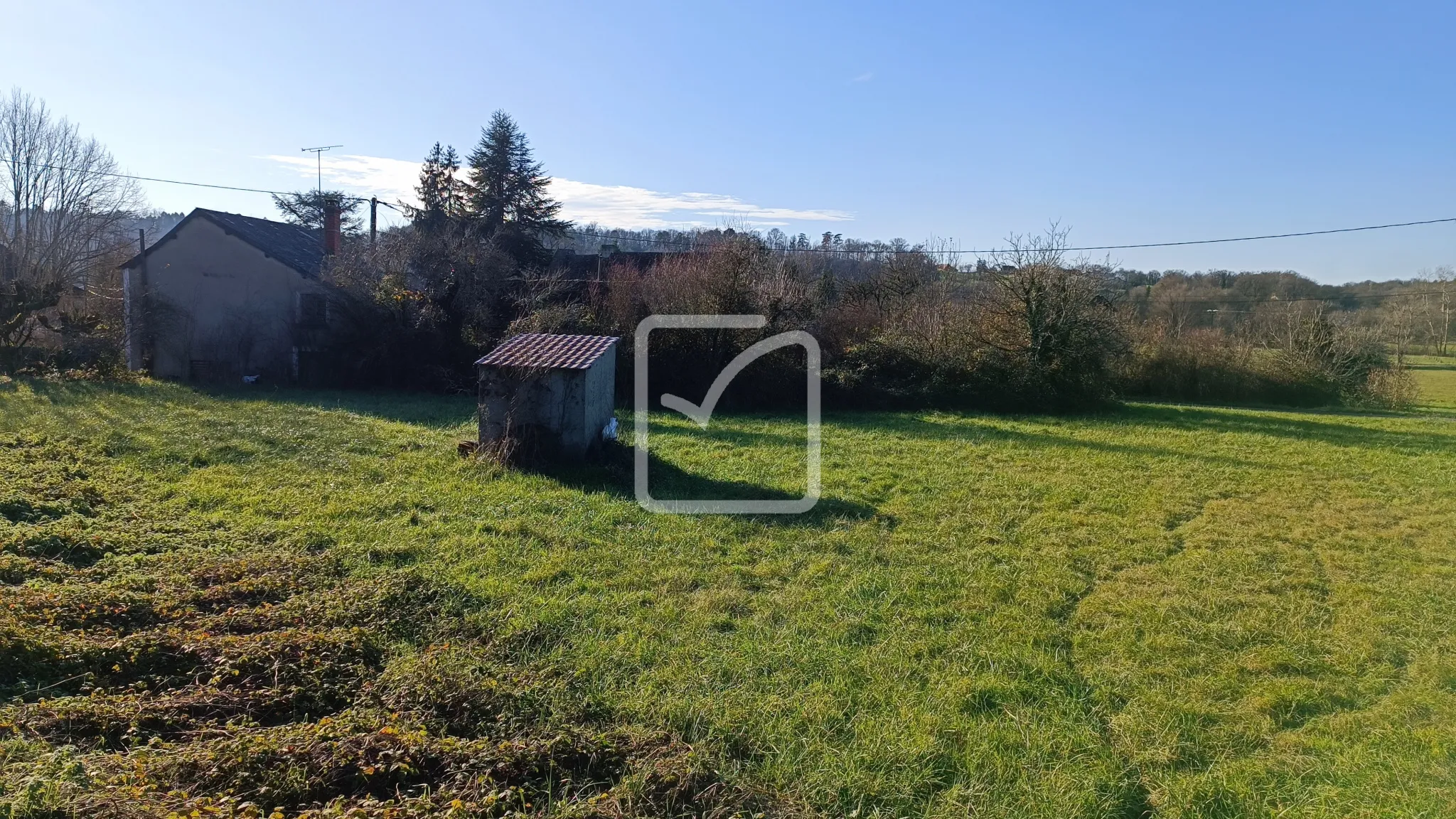 Maison à rénover en campagne à Coulaures 