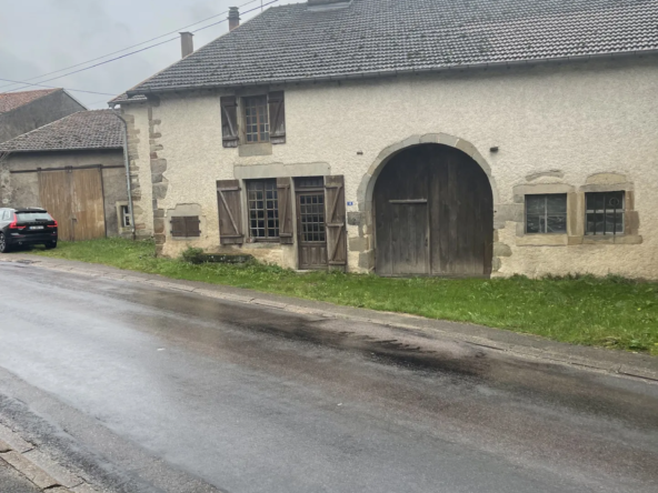 Ancienne ferme à rénover avec dépendances à Fresnes sur Apance