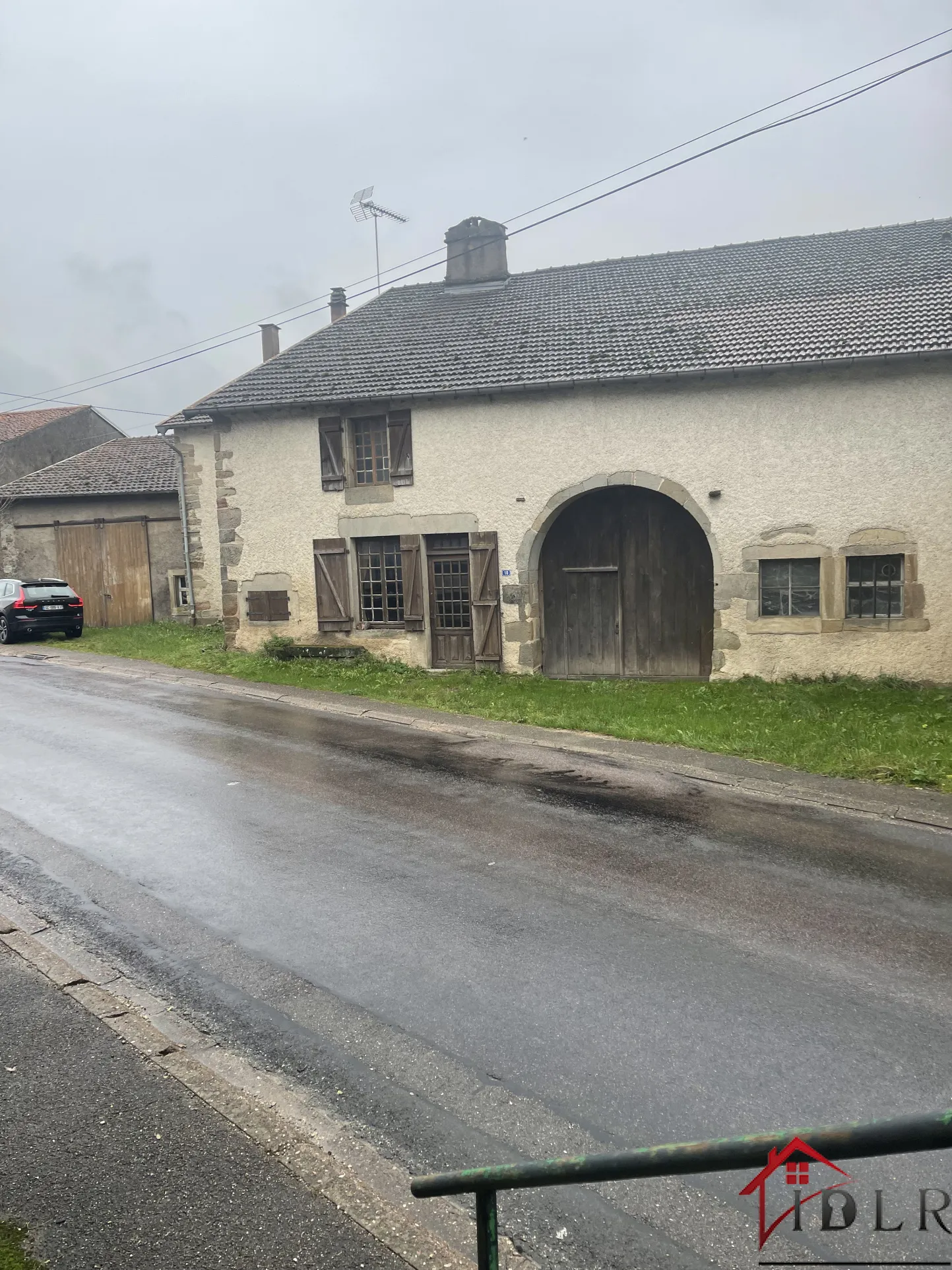 Ancienne ferme à rénover avec dépendances à Fresnes sur Apance 