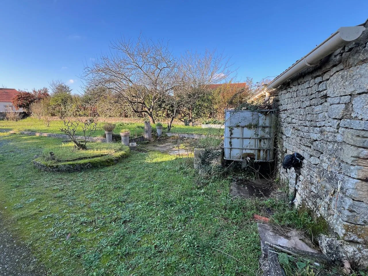 Agréable maison avec jardin à Ste Gemme La Plaine 