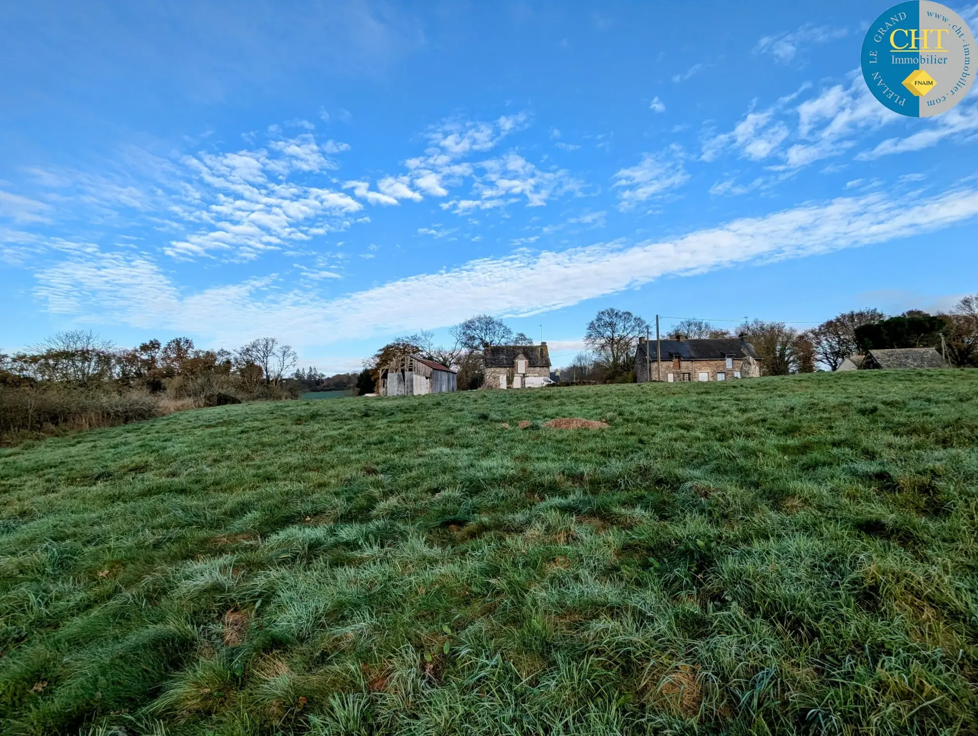 Terrain à bâtir hors lotissement à Monteneuf de 1 015 m² 