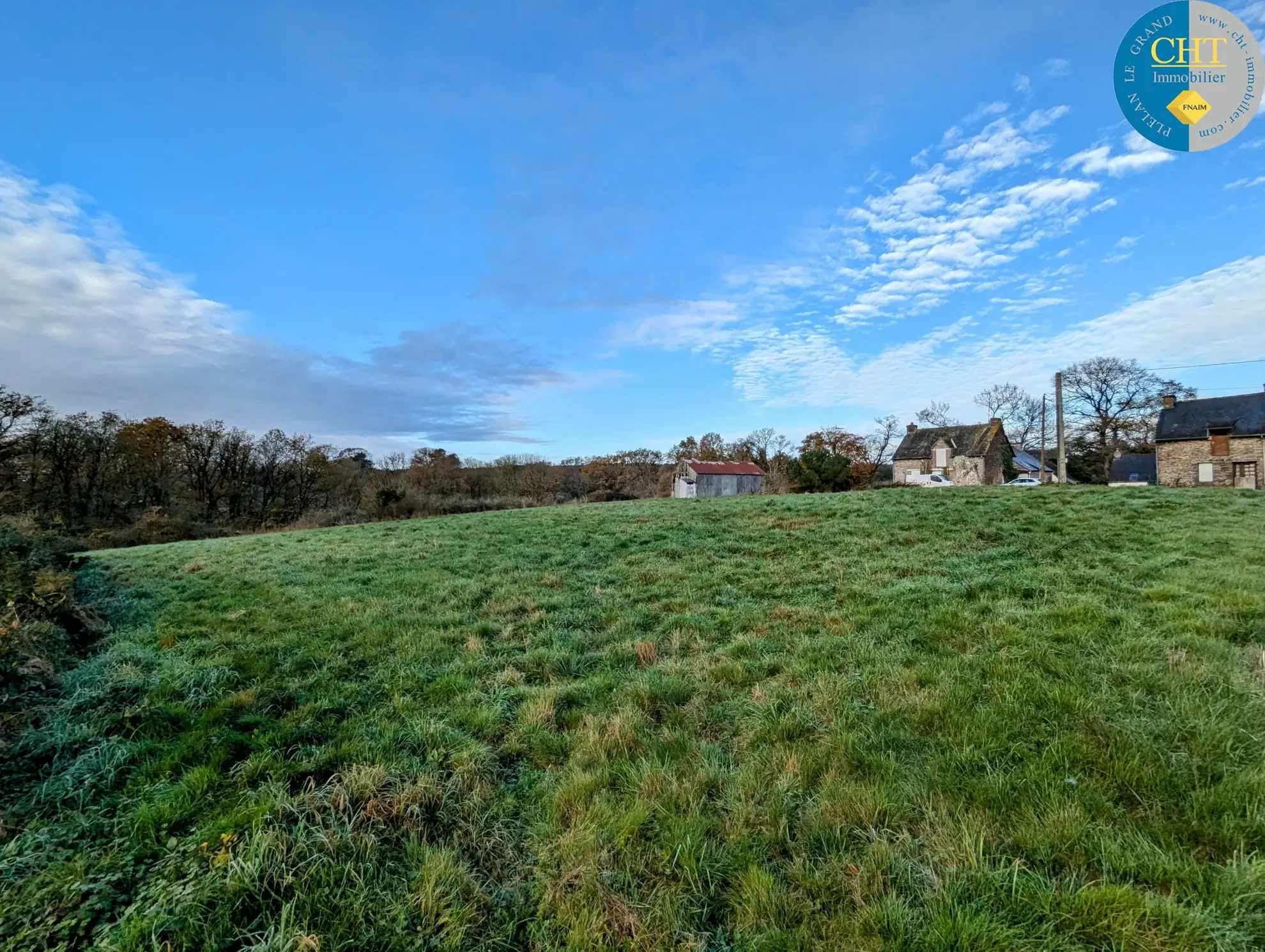 Terrain à bâtir hors lotissement à Monteneuf de 1 015 m² 