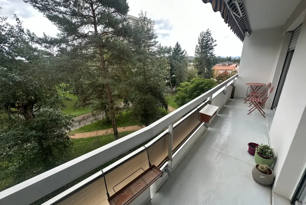 À vendre : Appartement T3 avec balcon à Bellerive sur Allier 