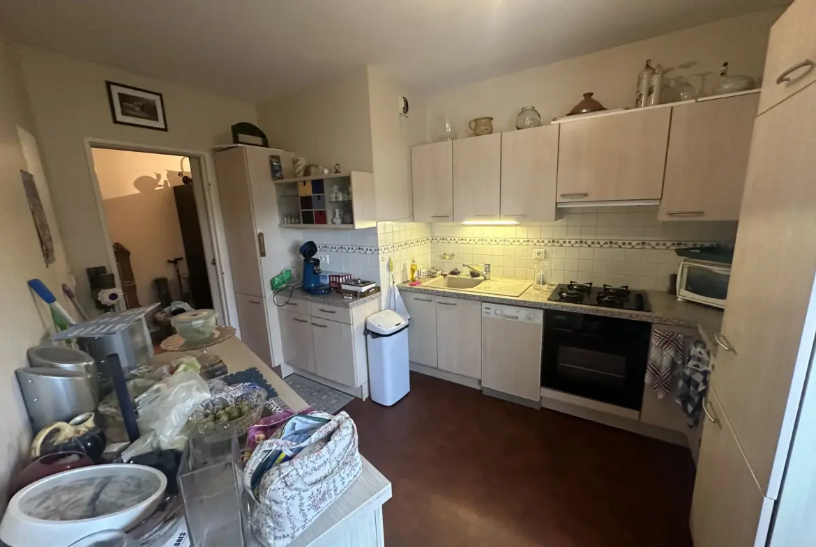 À vendre : Appartement T3 avec balcon à Bellerive sur Allier 