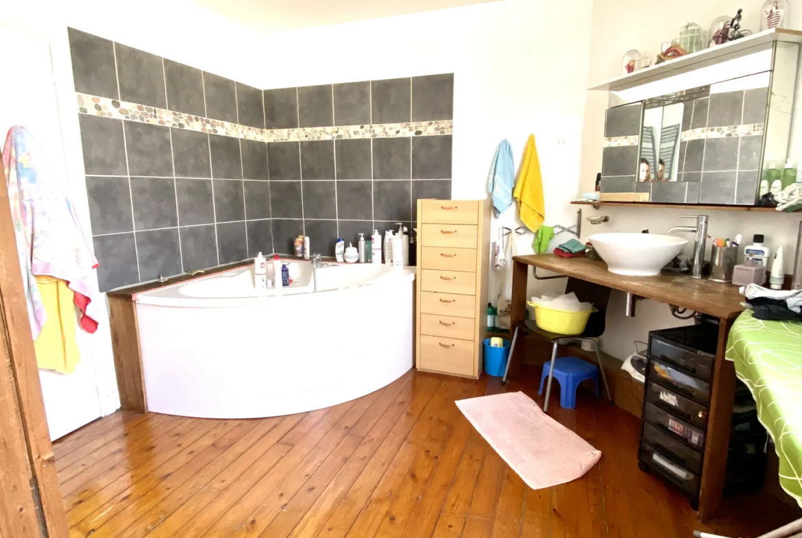 Maison de ville à vendre à La Courneuve - 81 m² habitables 