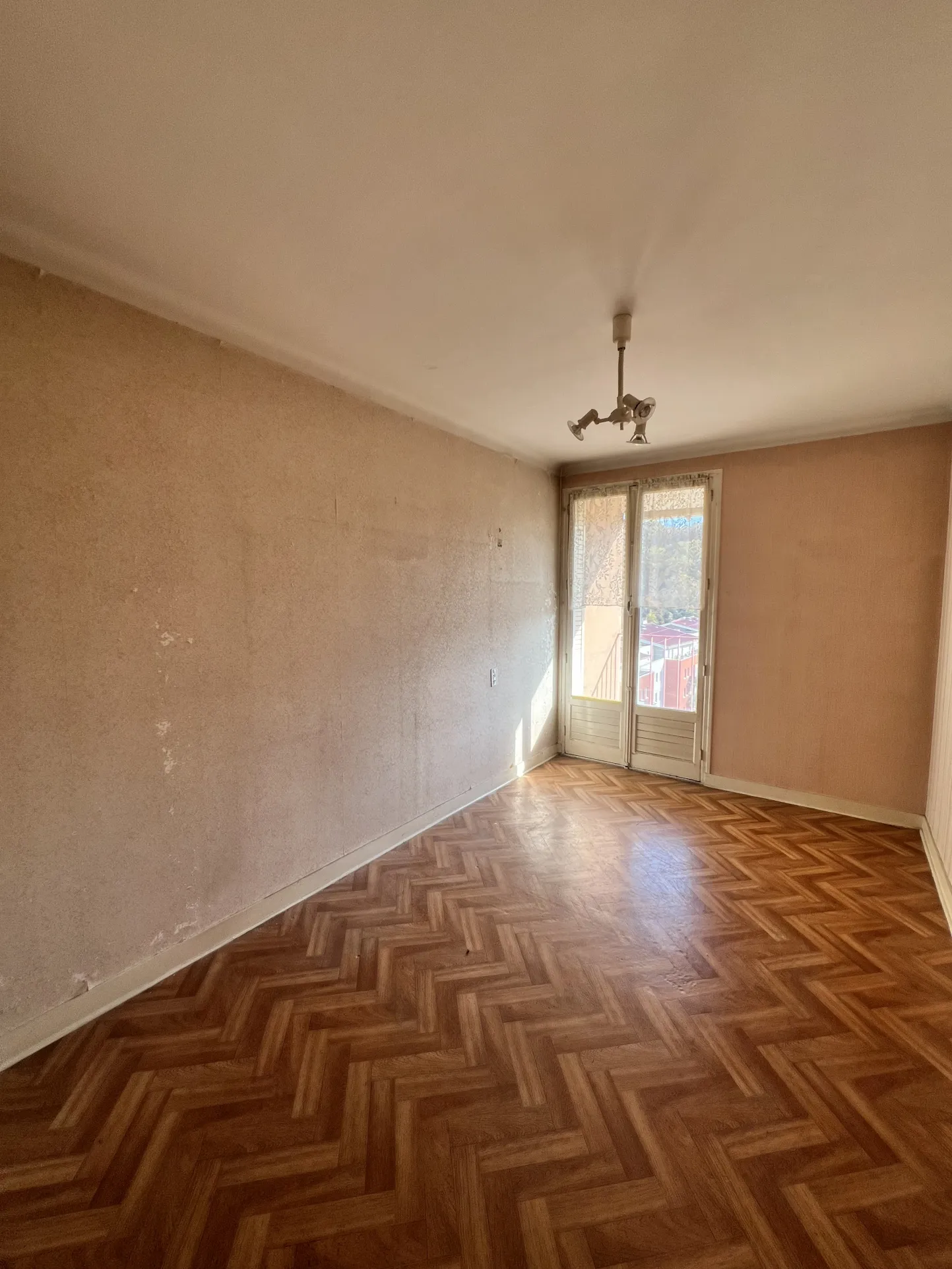 Appartement T4 à vendre à Valserhône avec balcon 