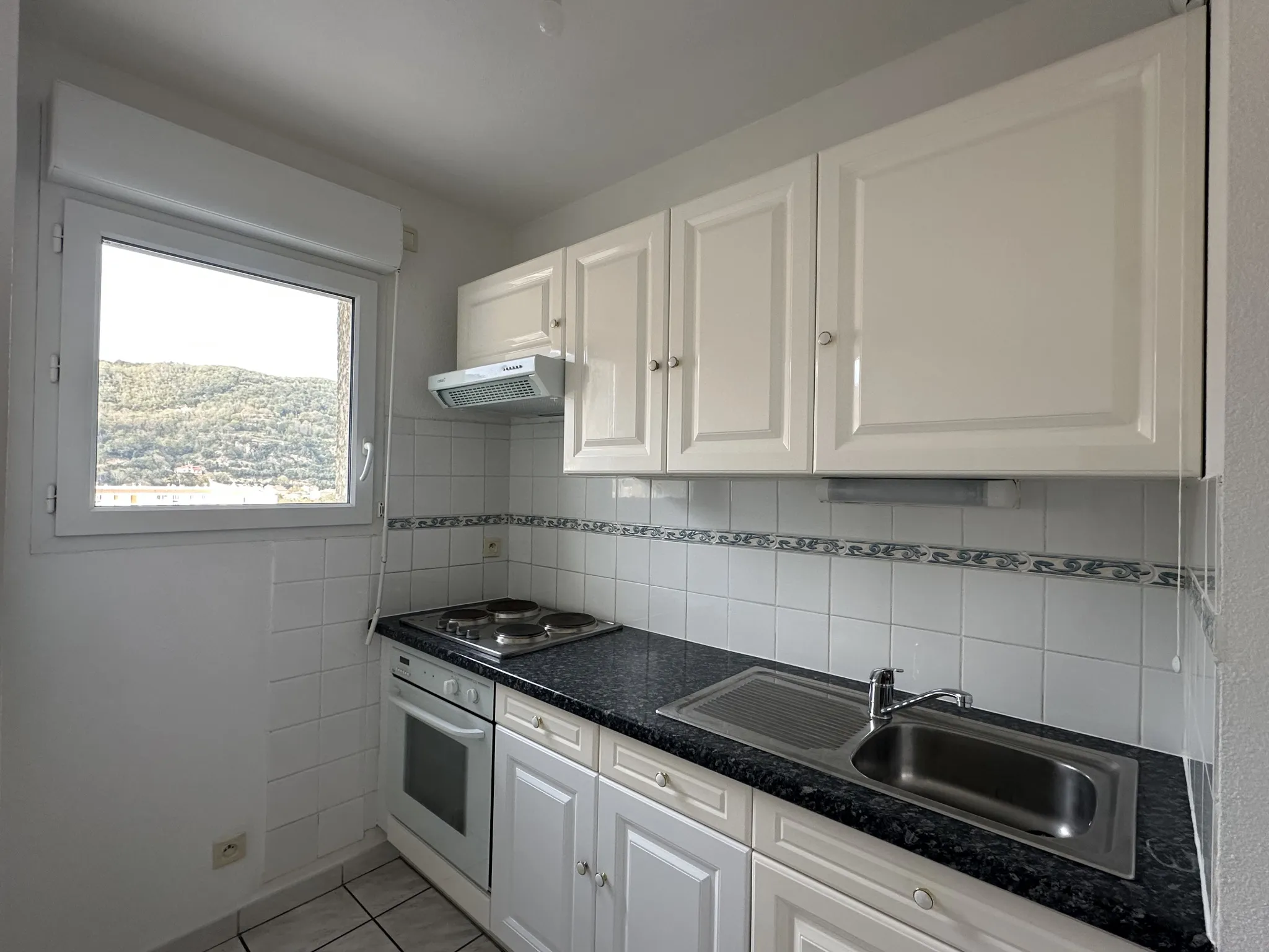 Appartement F2 à vendre à Amélie-les-Bains avec vue dégagée 