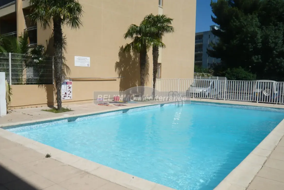 A vendre : Appartement 2 pièces avec terrasse à Cavalaire sur mer 