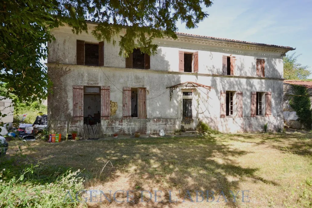 Maison Charentaise à Rénover - St André de Lidon, 3 Chambres, Terrain 2431 m² 