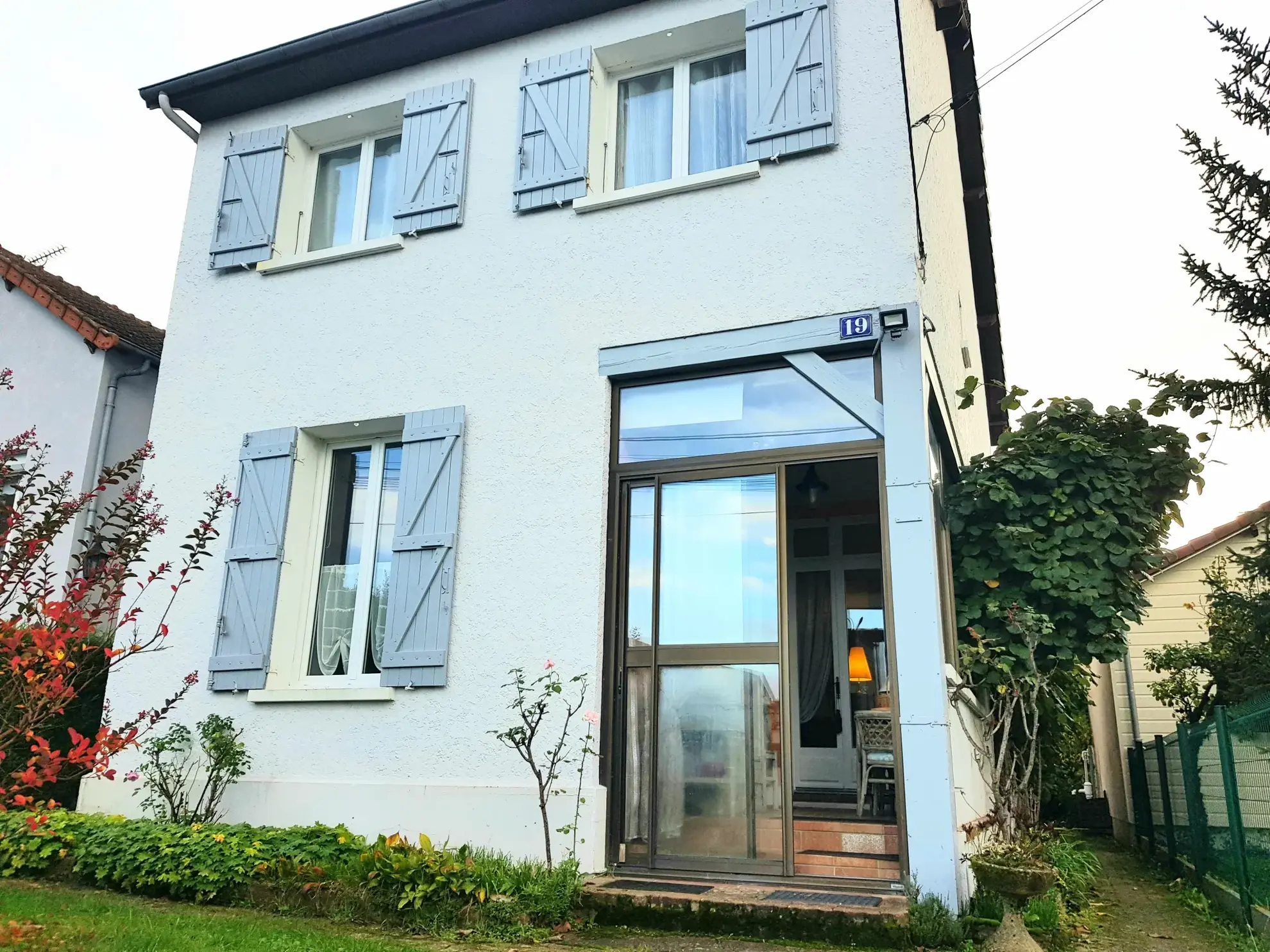 Maison individuelle de 160 m2 à Nevers avec jardin et garage 