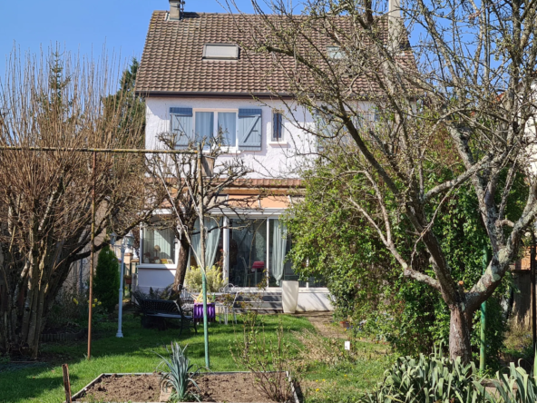 Maison individuelle de 160 m2 à Nevers avec jardin et garage