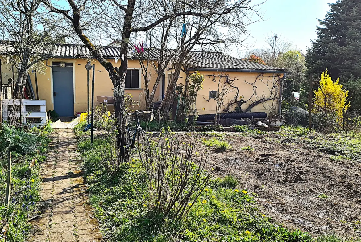 Maison individuelle de 160 m2 à Nevers avec jardin et garage 