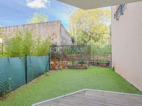 Appartement T2 rez de jardin avec terrasse et jardin à Toulon