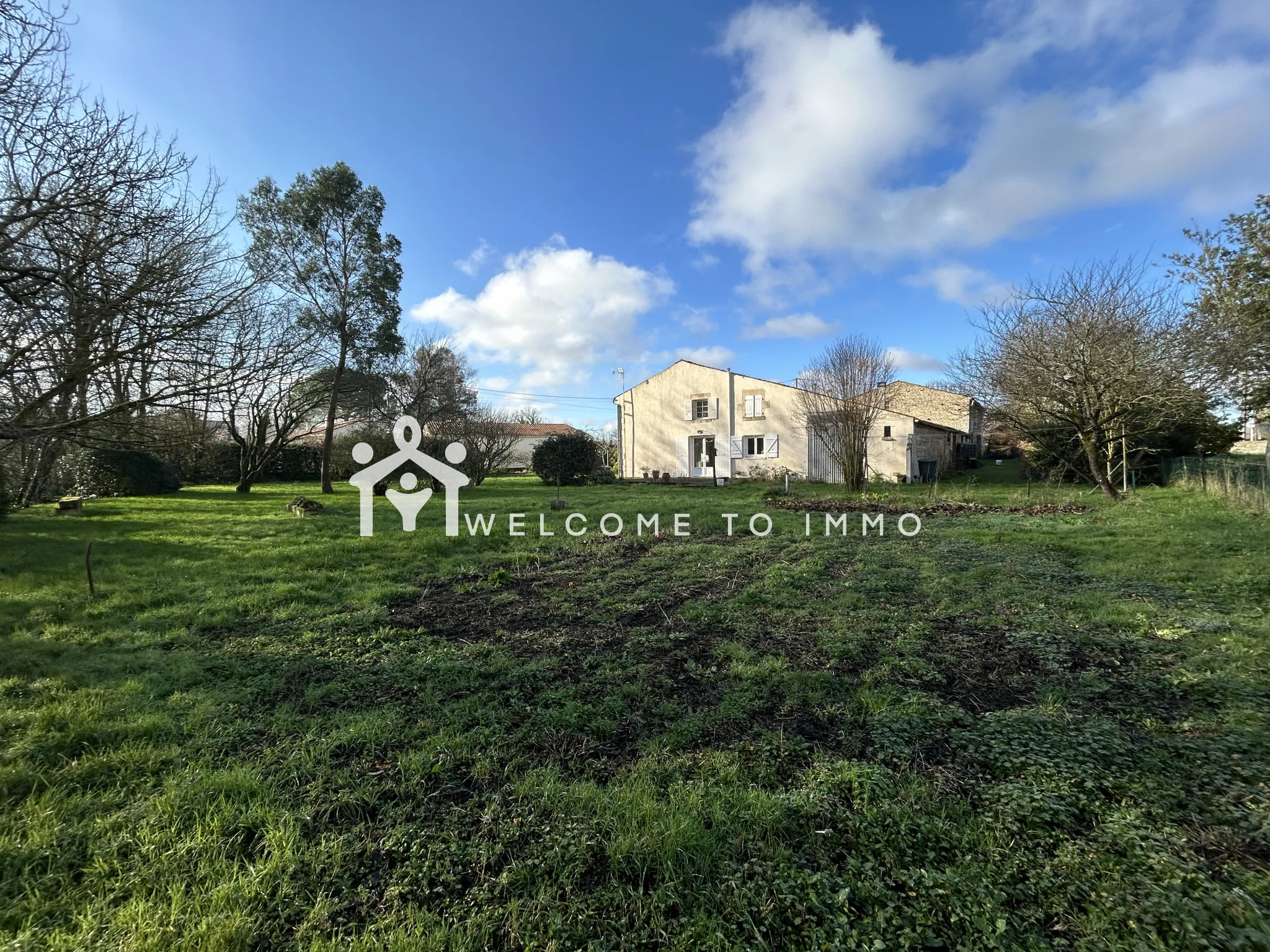 'LA RONDELAISE' - Maison à Vendre en Exclusivité à La Ronde 